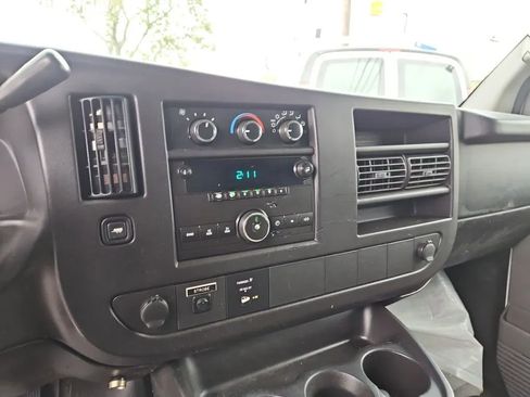Used 2008 Chevrolet Express 2500 RWD image 14