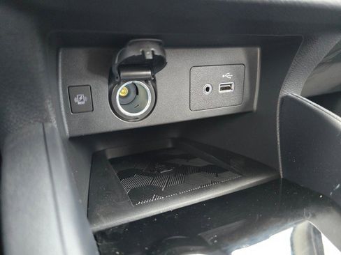 New 2025 Nissan Versa SV w/ Trunk Package image 32