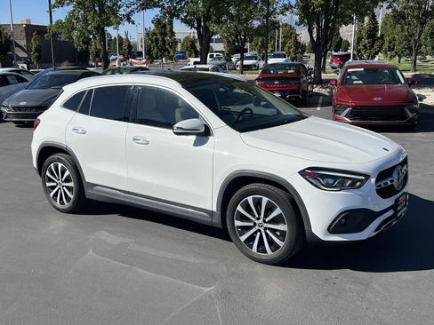 Used 2021 Mercedes-Benz GLA 250 4MATIC image 16