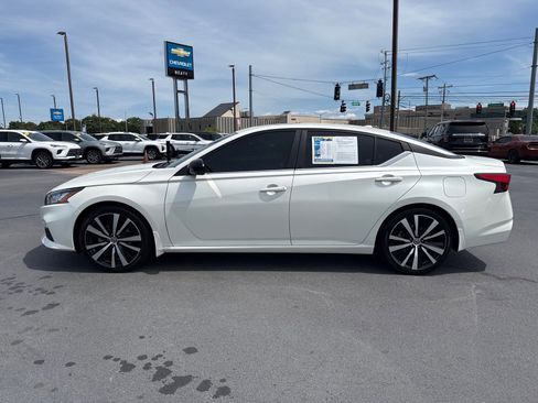 Used 2020 Nissan Altima 2.5 SR w/ Premium Package FWD image 6