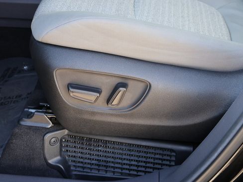 Used 2024 Toyota Sienna LE image 22