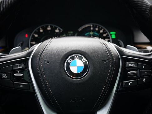 Used 2019 BMW 530e 530e iPerformance w/ Convenience Package image 17