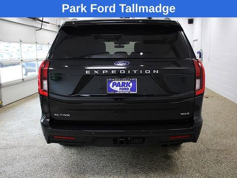 Used 2025 Ford Expedition Max Active AWD/4WD image 4