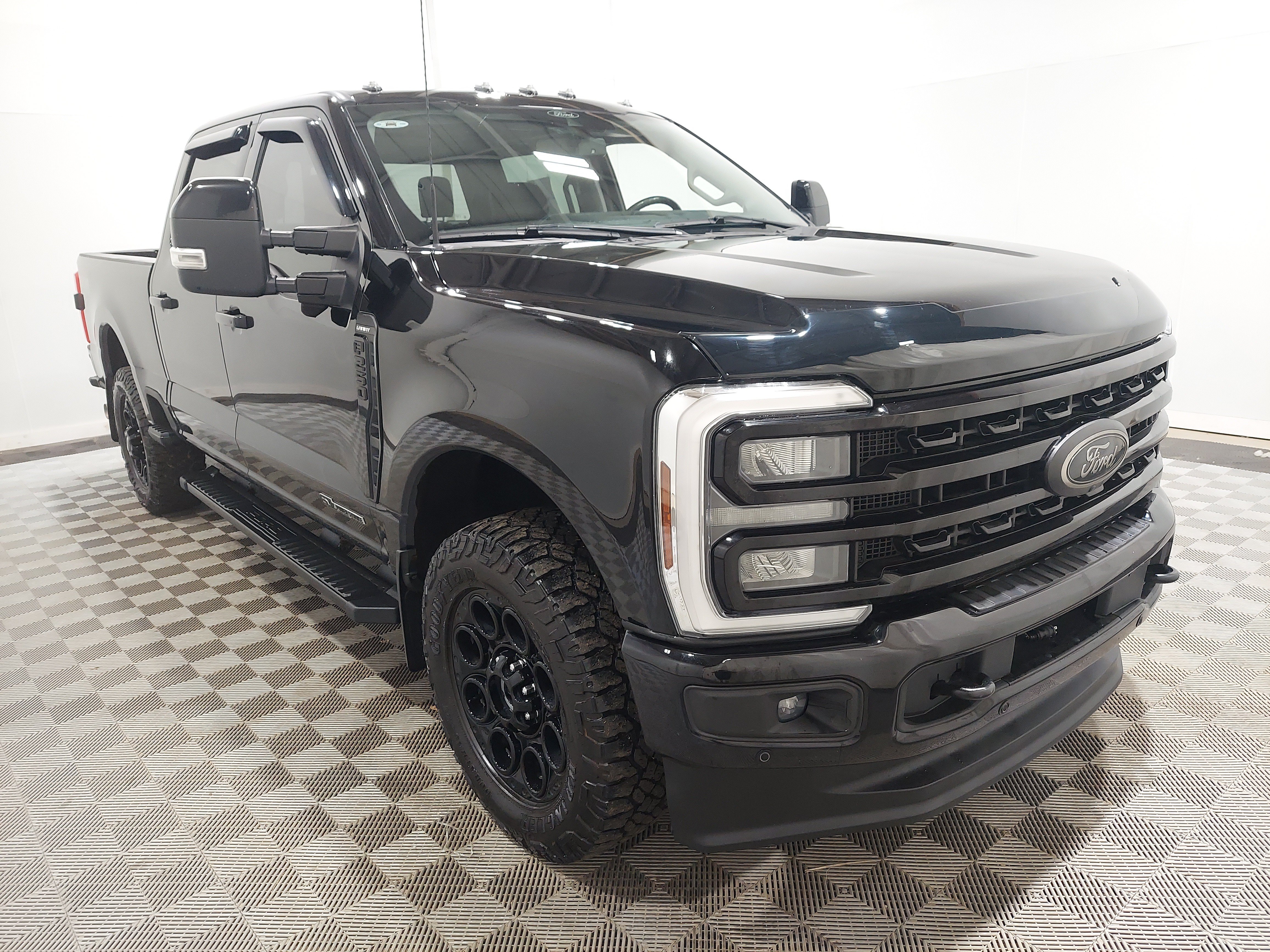 Used 2024 Ford F250 Lariat w/ Lariat Ultimate Package AWD/4WD image 4