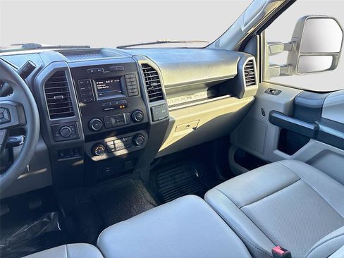 Used 2022 Ford F250 XL w/ Power Equipment Group image 21