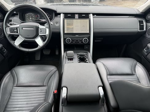 Used 2024 Land Rover Discovery S AWD/4WD image 13