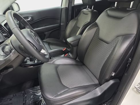 Used 2019 Jeep Compass Latitude AWD/4WD image 13
