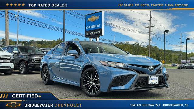 Used 2024 Toyota Camry SE AWD/4WD image 1