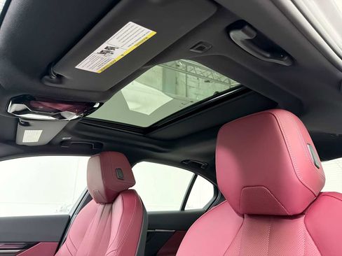 Certified 2026 BMW i5 eDrive40 AWD/4WD image 16