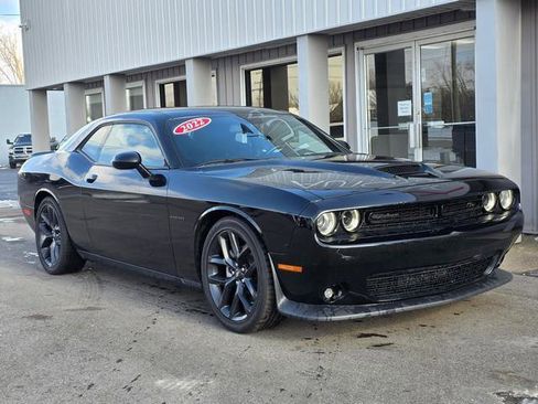 Used 2022 Dodge Challenger R/T w/ Blacktop Package image 4