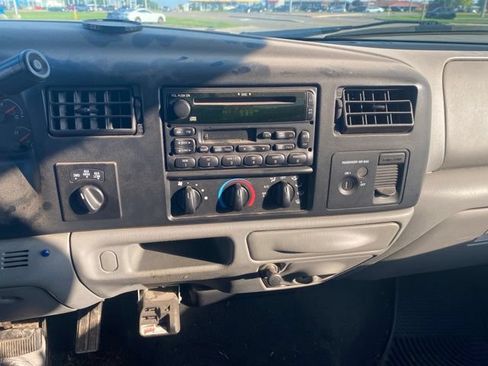 Used 2002 Ford F250 XLT AWD/4WD image 11
