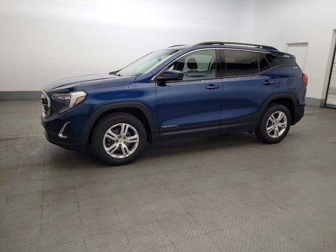 Used 2020 GMC Terrain SLE w/ Driver Convenience Package AWD/4WD image 2