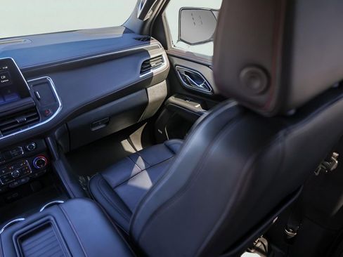 Used 2024 Chevrolet Suburban RST image 32