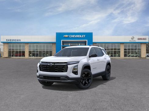 New 2026 Chevrolet Equinox LT w/ Convenience Package II FWD image 8