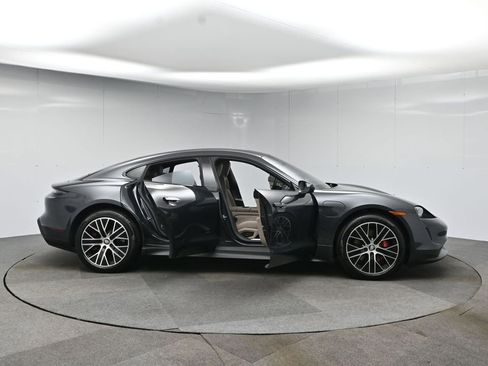 Used 2022 Porsche Taycan 4S image 67