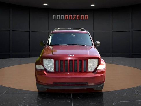 Used 2012 Jeep Liberty Sport image 2