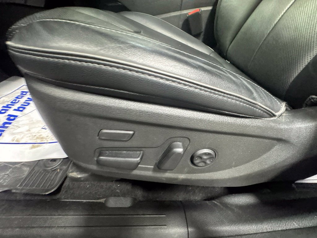 Used 2023 Hyundai Santa Fe Limited AWD/4WD image 16