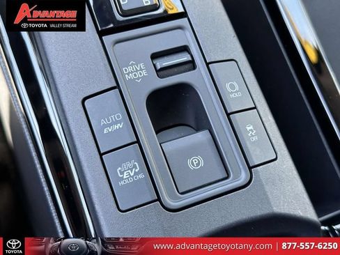Certified 2025 Toyota Prius Plug-In Hybrid FWD image 36