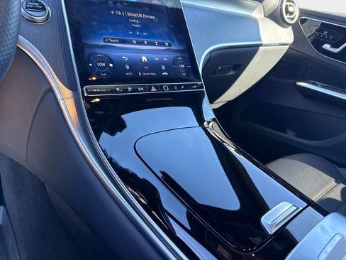 Used 2025 Mercedes-Benz GLC 350e 4MATIC image 28