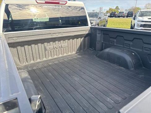 Used 2023 GMC Sierra 1500 SLT image 11