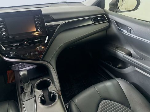 Used 2021 Toyota Camry SE image 19