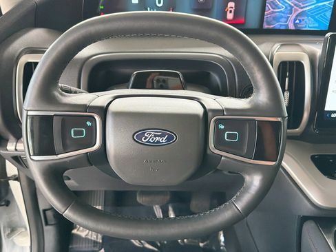 Used 2025 Ford Expedition Active AWD/4WD image 17