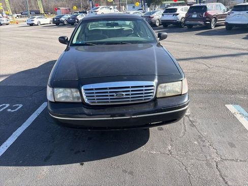 Used 1999 Ford Crown Victoria LX image 2