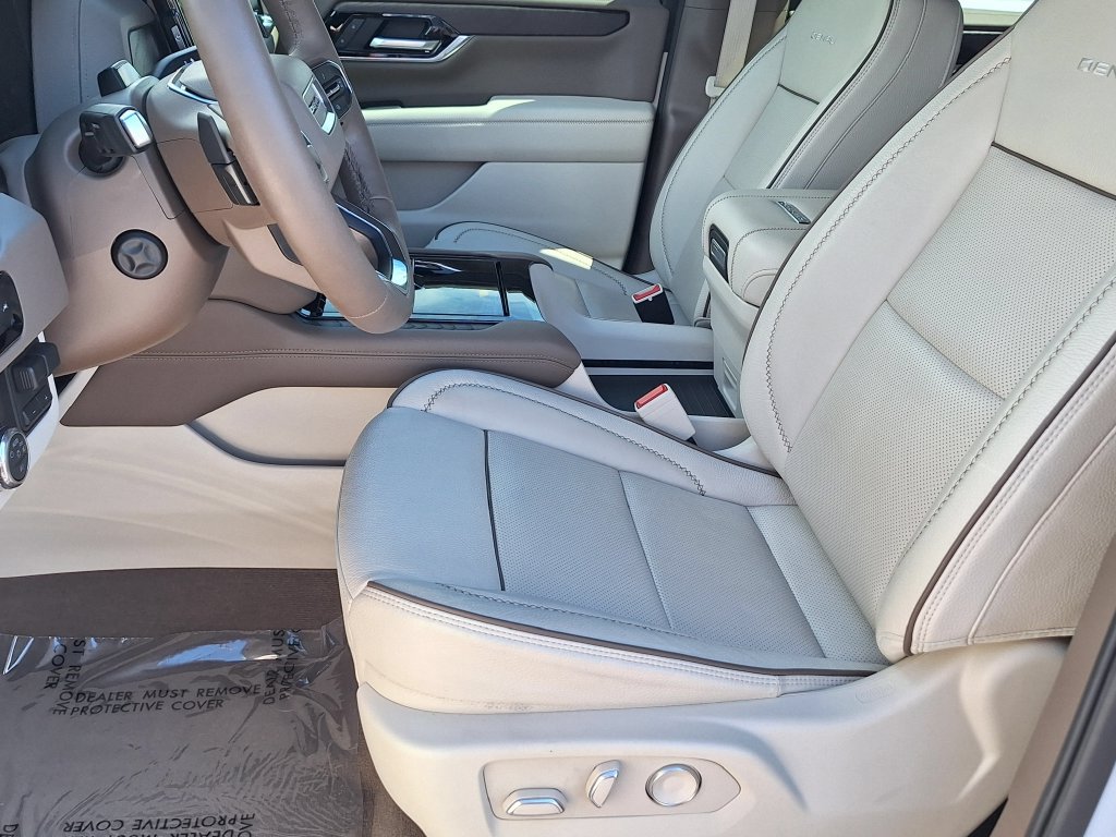 Used 2026 GMC Yukon Denali w/ Denali Reserve Package AWD/4WD image 11