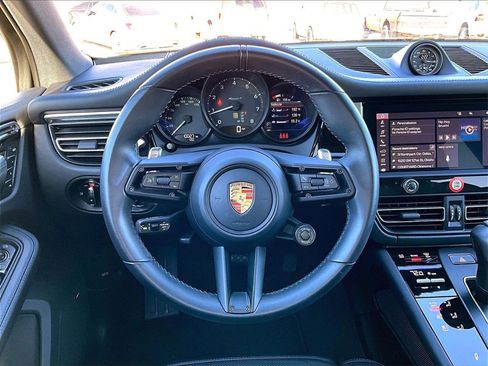 Used 2024 Porsche Macan Turbo image 15
