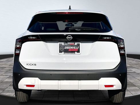 New 2026 Nissan Kicks S image 4