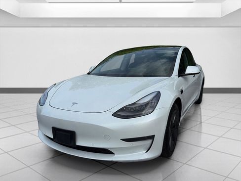 Used 2021 Tesla Model 3 Standard Range Plus RWD image 9
