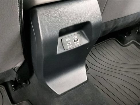 Used 2025 Subaru Crosstrek 2.5i Premium AWD/4WD image 9