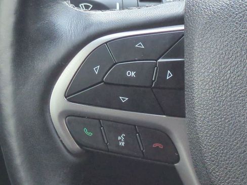 Used 2018 Jeep Grand Cherokee Laredo AWD/4WD image 23