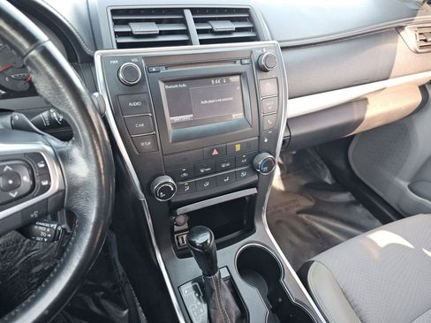 Used 2016 Toyota Camry SE FWD image 31