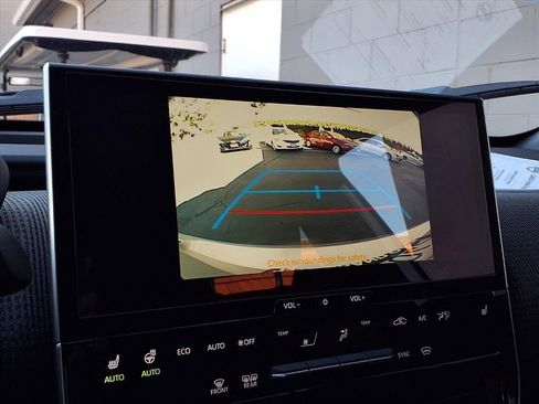 Certified 2025 Toyota bZ4X FWD image 9