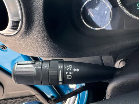 Used 2017 Jeep Wrangler Unlimited Sahara image 23