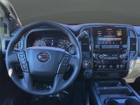 Used 2024 Nissan Titan PRO-4X w/ Pro-4x Convenience Package AWD/4WD image 5