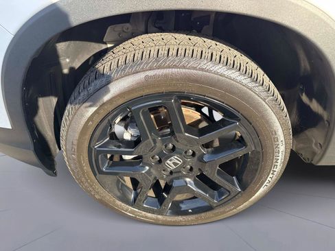 Certified 2025 Honda Passport Black Edition image 11