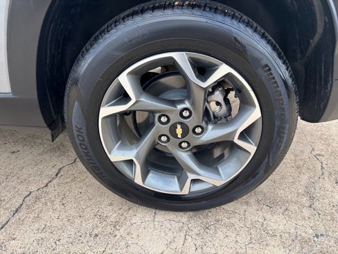 Used 2025 Chevrolet Trax LT image 29