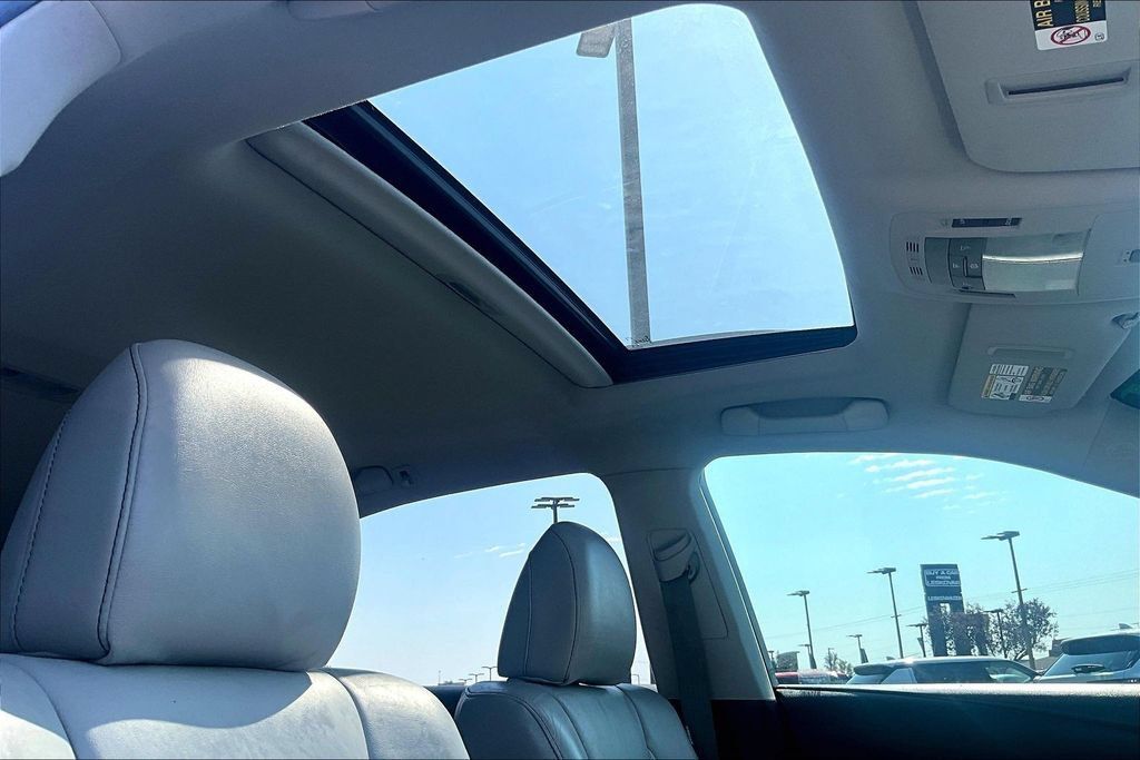 Used 2015 Lexus RX 450h AWD image 22