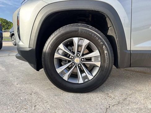 Used 2026 Chevrolet Equinox LT FWD image 19