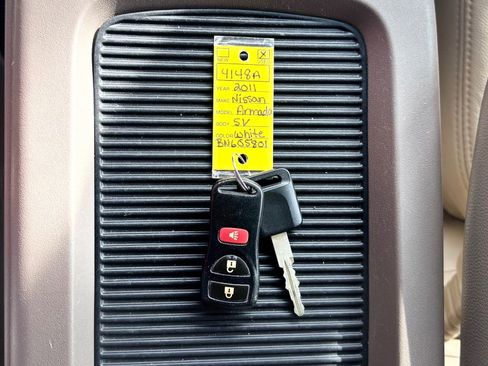 Used 2011 Nissan Armada SV image 78