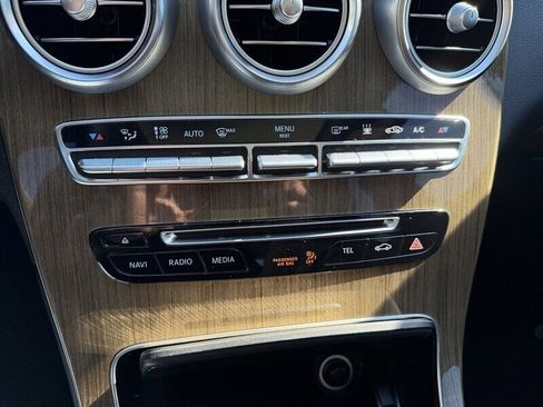 Used 2018 Mercedes-Benz GLC 350e 4MATIC image 41