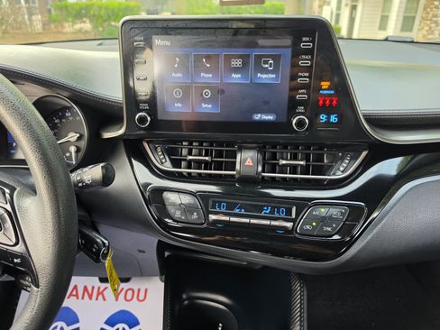 Used 2019 Toyota C-HR LE FWD image 29