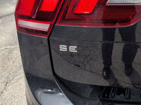 Used 2022 Volkswagen Tiguan SE R-Line image 5