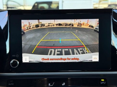 Used 2025 Toyota Camry LE image 27