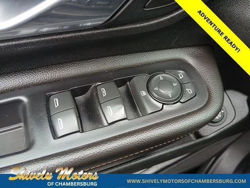 Used 2020 GMC Terrain SLE w/ Driver Convenience Package AWD/4WD image 30