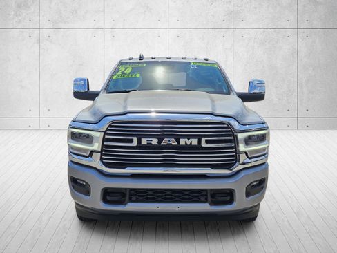 Used 2024 RAM 3500 Laramie AWD/4WD image 2