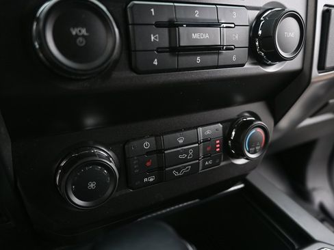 Used 2019 Ford F150 XLT w/ Equipment Group 302A Luxury image 14