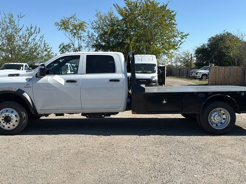 New 2026 RAM 5500 Tradesman w/ Chrome Appearance Group image 2